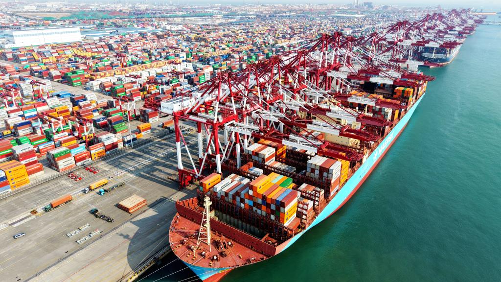 中国貿易額、１～２月１８・３％増